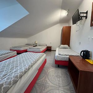 Dormitory Room Mixed